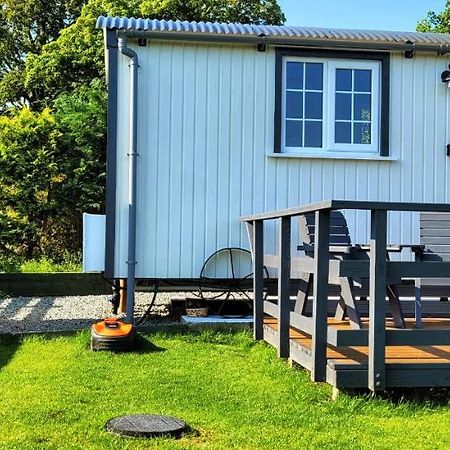 Small Cozy Shepherd Hut 20 By 7 Feet With Boxed In High Double Bed Белмакара Екстер'єр фото