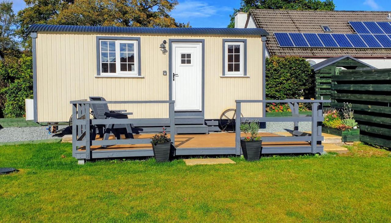 Small Cozy Shepherd Hut 20 By 7 Feet With Boxed In High Double Bed Белмакара Екстер'єр фото