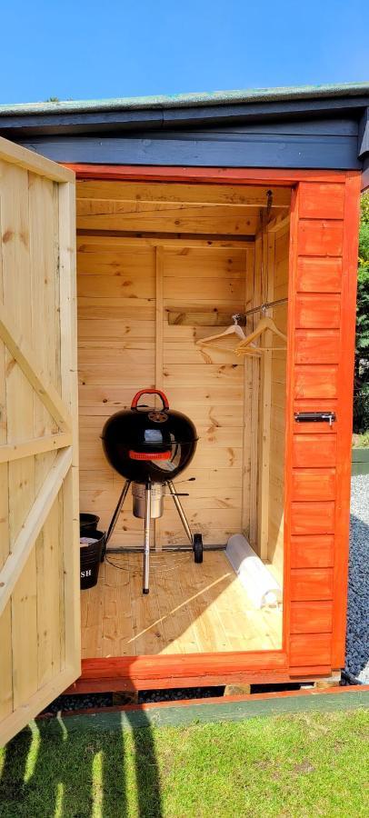 Small Cozy Shepherd Hut 20 By 7 Feet With Boxed In High Double Bed Белмакара Екстер'єр фото